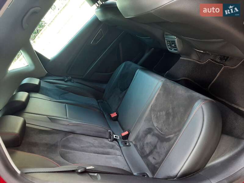 Хэтчбек SEAT Leon 2013 в Киеве