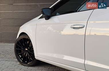 Хэтчбек SEAT Leon 2016 в Киеве
