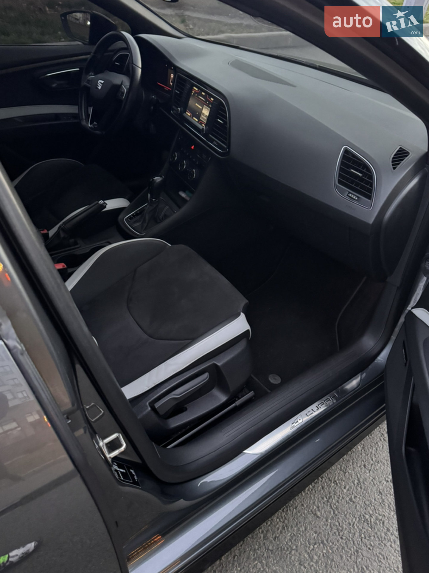 2016 SEAT Leon - мініатюра 16