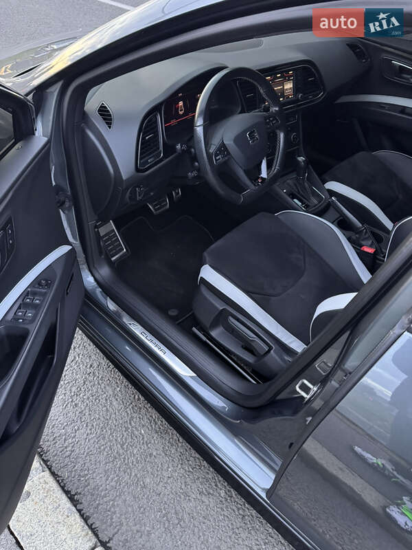 Хетчбек SEAT Leon 2016 в Харкові