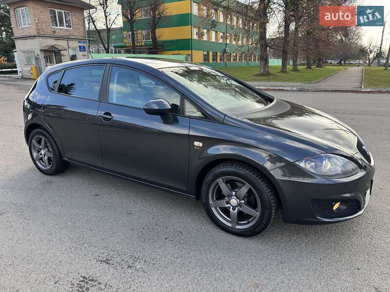 Хетчбек SEAT Leon 2010 в Луцьку