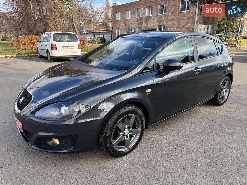 Хетчбек SEAT Leon 2010 в Луцьку