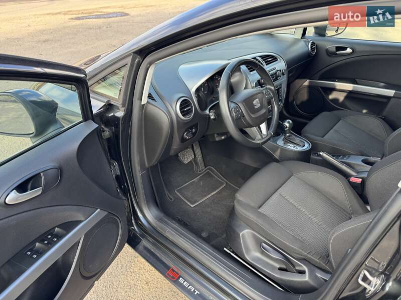 Хетчбек SEAT Leon 2010 в Луцьку