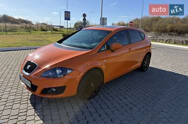 Хэтчбек SEAT Leon 2010 в Львове