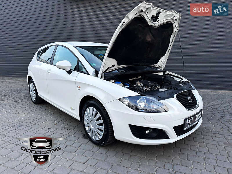 Хетчбек SEAT Leon 2012 в Кам'янському