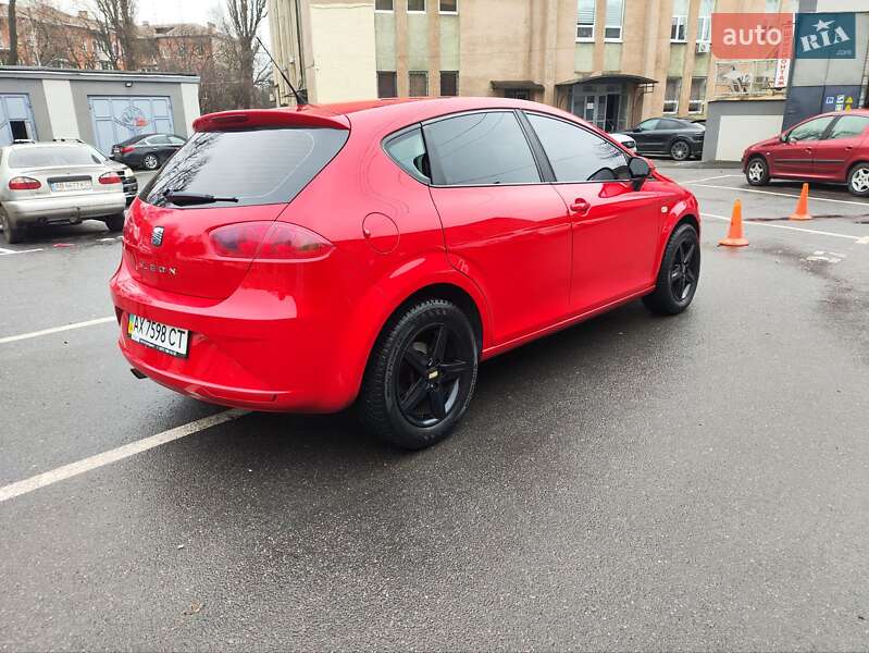 Хэтчбек SEAT Leon 2011 в Виннице