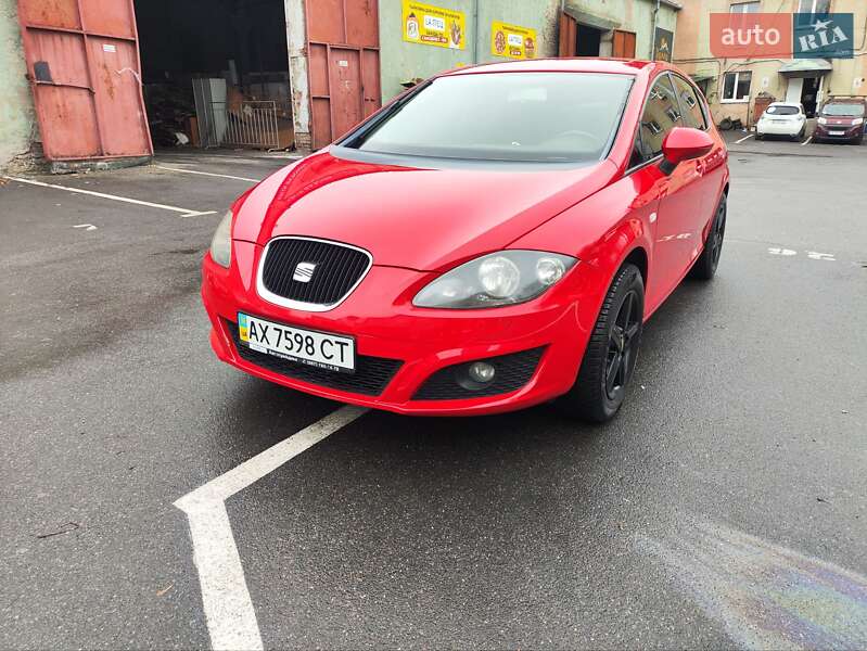 Хэтчбек SEAT Leon 2011 в Виннице