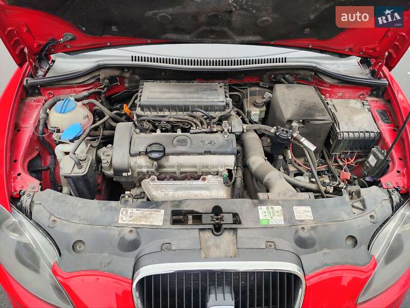 Хэтчбек SEAT Leon 2011 в Виннице