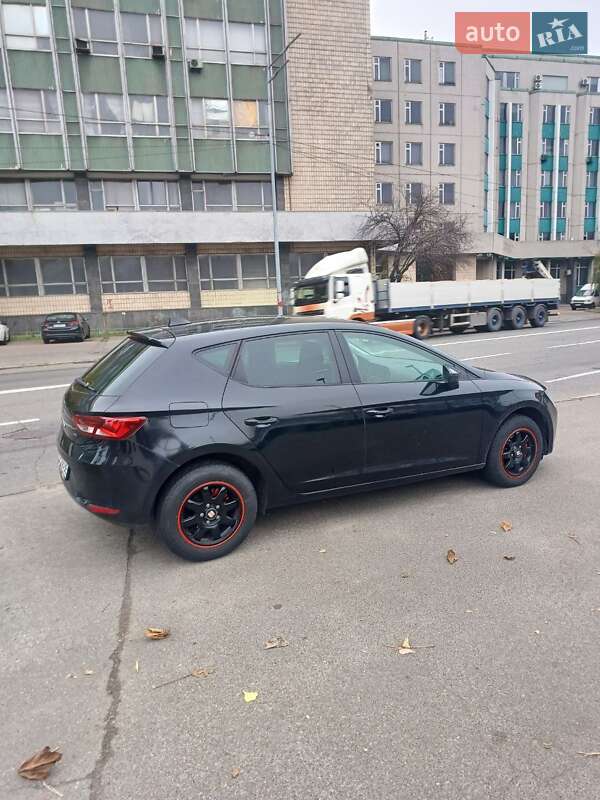 Хэтчбек SEAT Leon 2013 в Киеве