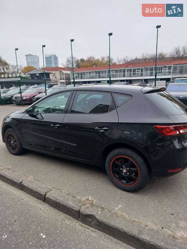 Хэтчбек SEAT Leon 2013 в Киеве