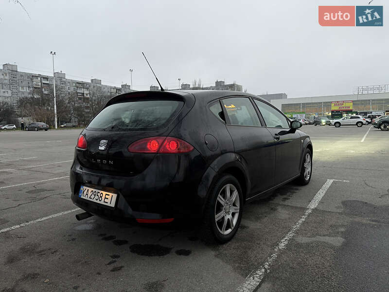 Хетчбек SEAT Leon 2006 в Запоріжжі