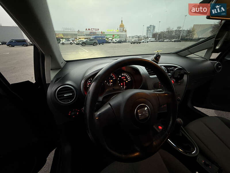 Хетчбек SEAT Leon 2006 в Запоріжжі