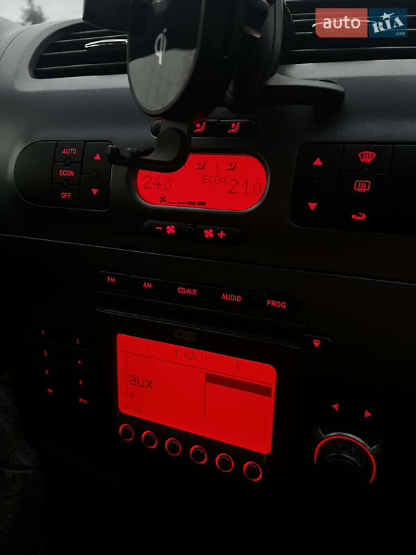 Хетчбек SEAT Leon 2006 в Запоріжжі