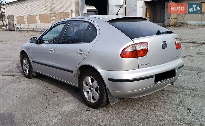 Хэтчбек SEAT Leon 2003 в Запорожье