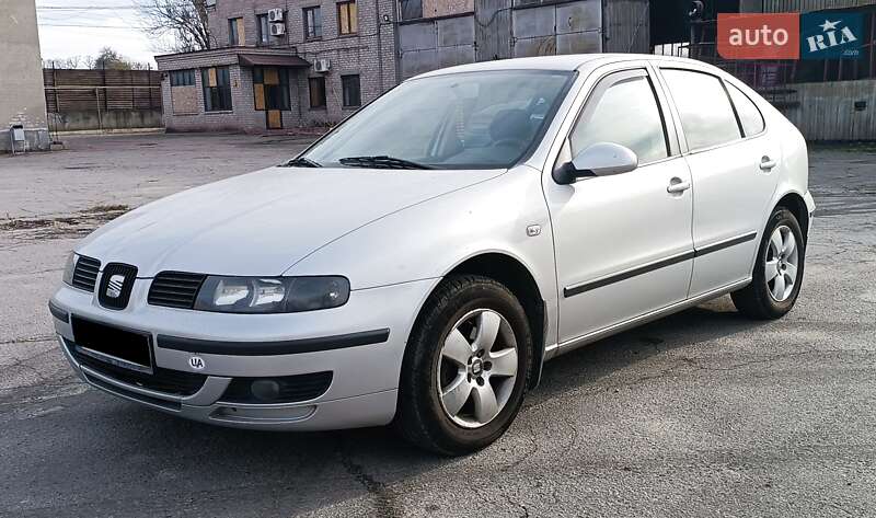 Хэтчбек SEAT Leon 2003 в Запорожье