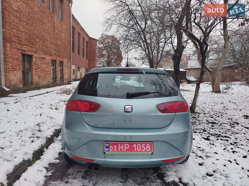 Хетчбек SEAT Leon 2009 в Рівному