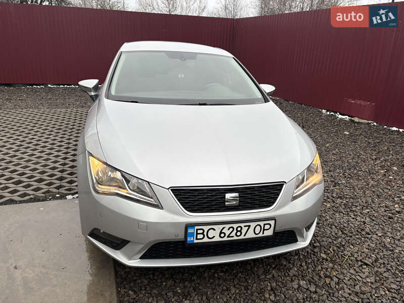 Хетчбек SEAT Leon 2013 в Бурштині