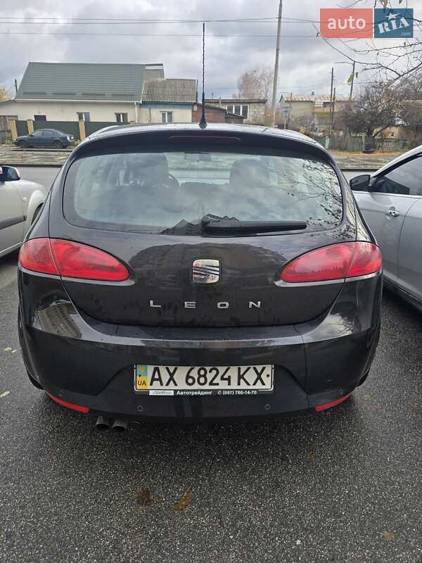 Хэтчбек SEAT Leon 2008 в Киеве