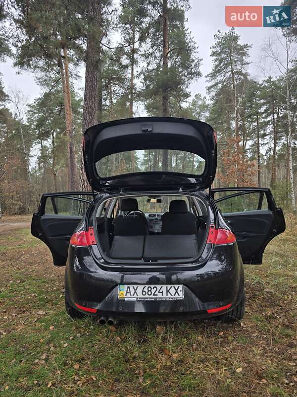 Хэтчбек SEAT Leon 2008 в Киеве
