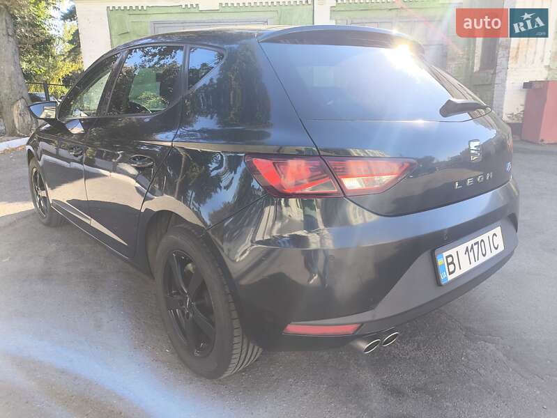 Хэтчбек SEAT Leon 2013 в Лубнах