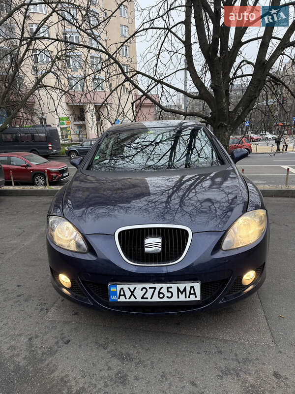 Хэтчбек SEAT Leon 2006 в Киеве