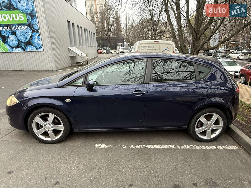 Хэтчбек SEAT Leon 2006 в Киеве