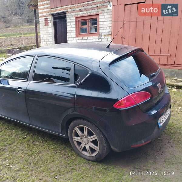 Хэтчбек SEAT Leon 2008 в Хырове