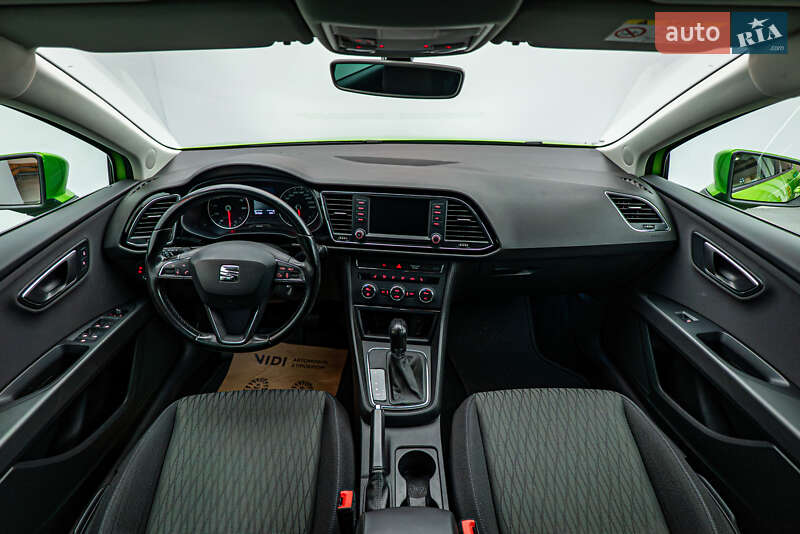 Хэтчбек SEAT Leon 2016 в Киеве