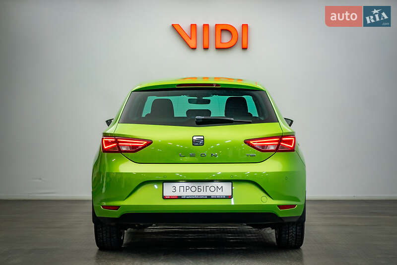 Хэтчбек SEAT Leon 2016 в Киеве