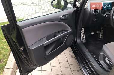 Хэтчбек SEAT Leon 2010 в Львове