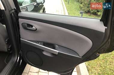 Хэтчбек SEAT Leon 2010 в Львове