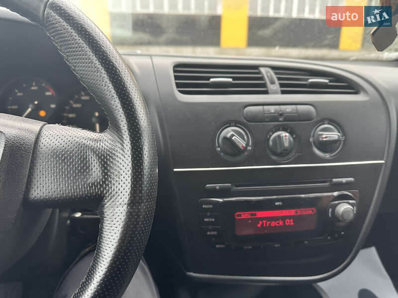 Хэтчбек SEAT Leon 2009 в Нежине фото 33 Хэтчбек SEAT Leon 2009 в Нежине