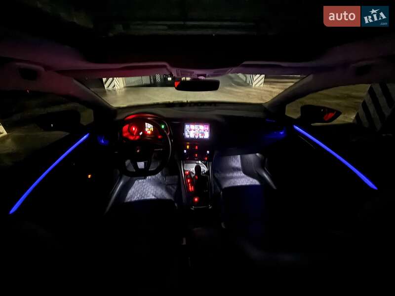 Хэтчбек SEAT Leon 2017 в Киеве