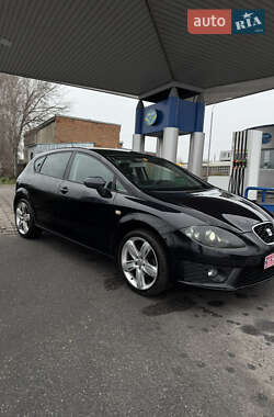 Хэтчбек SEAT Leon 2012 в Великой Багачке