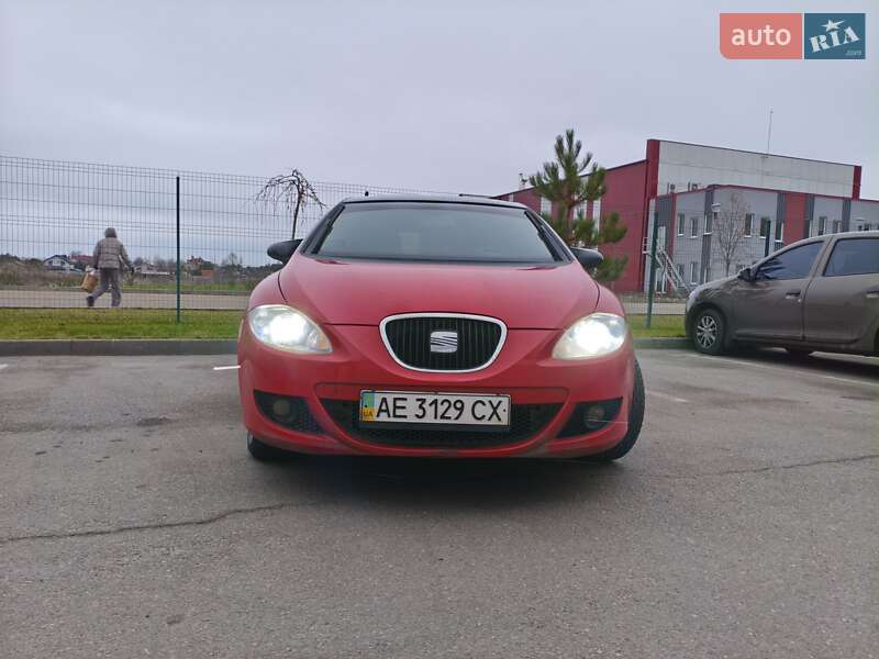 Хэтчбек SEAT Leon 2008 в Днепре