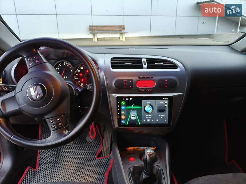 Хэтчбек SEAT Leon 2008 в Днепре