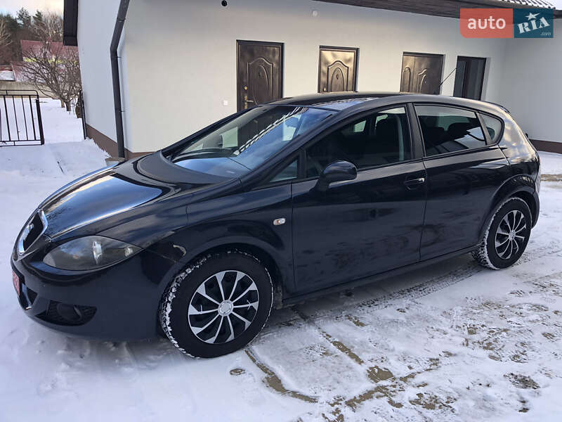 Хэтчбек SEAT Leon 2006 в Радивилове