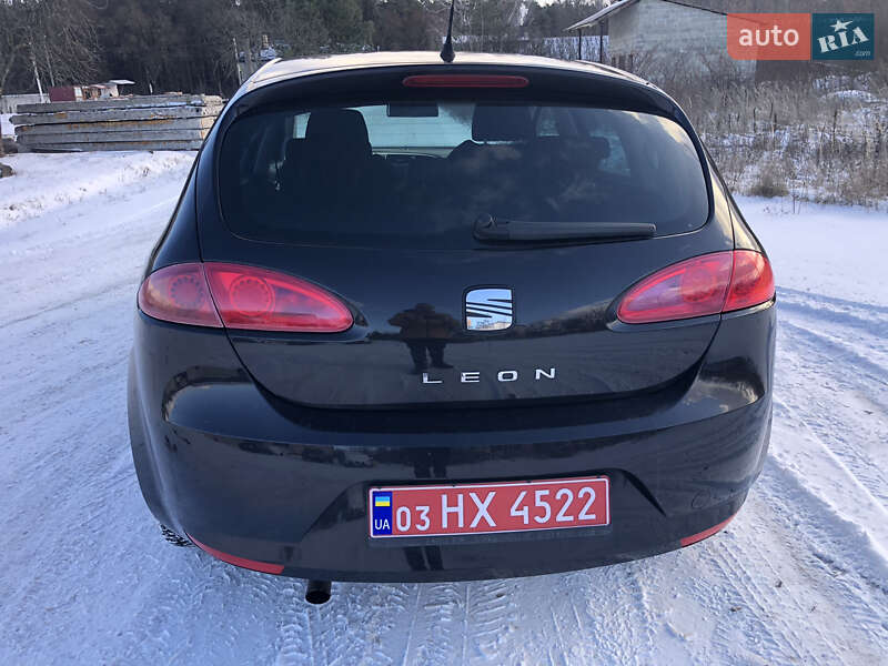 Хэтчбек SEAT Leon 2006 в Радивилове