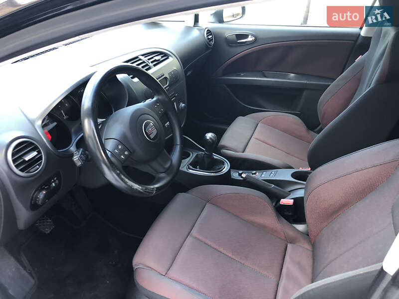 Хэтчбек SEAT Leon 2006 в Радивилове
