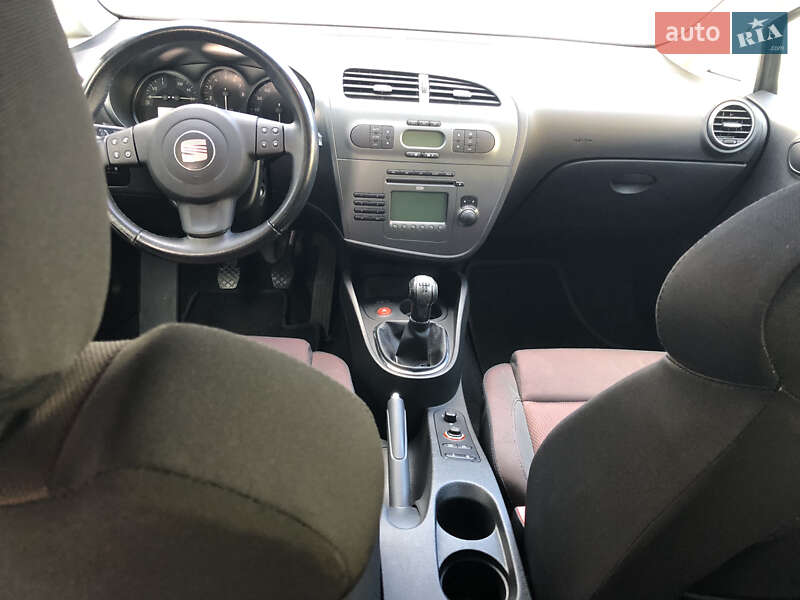 Хэтчбек SEAT Leon 2006 в Радивилове