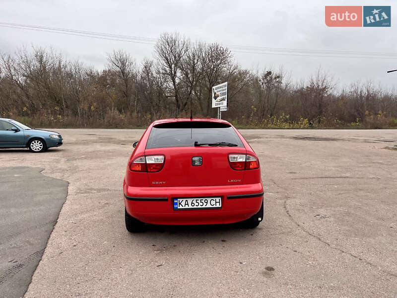 Хэтчбек SEAT Leon 2003 в Киеве