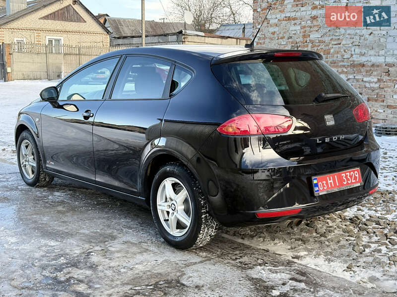 Хэтчбек SEAT Leon 2011 в Луцке