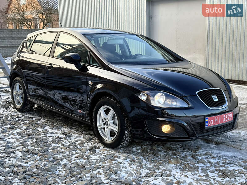 Хэтчбек SEAT Leon 2011 в Луцке