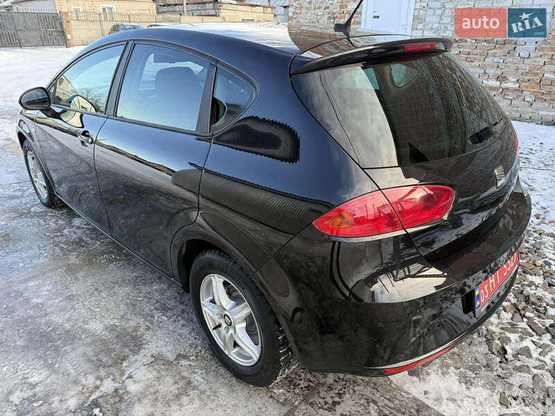 Хэтчбек SEAT Leon 2011 в Луцке