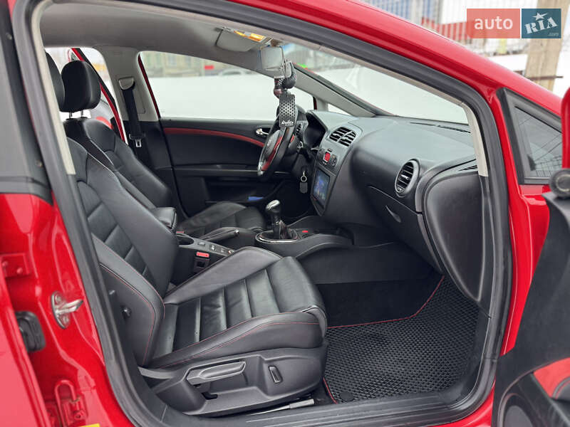 Хэтчбек SEAT Leon 2006 в Киеве