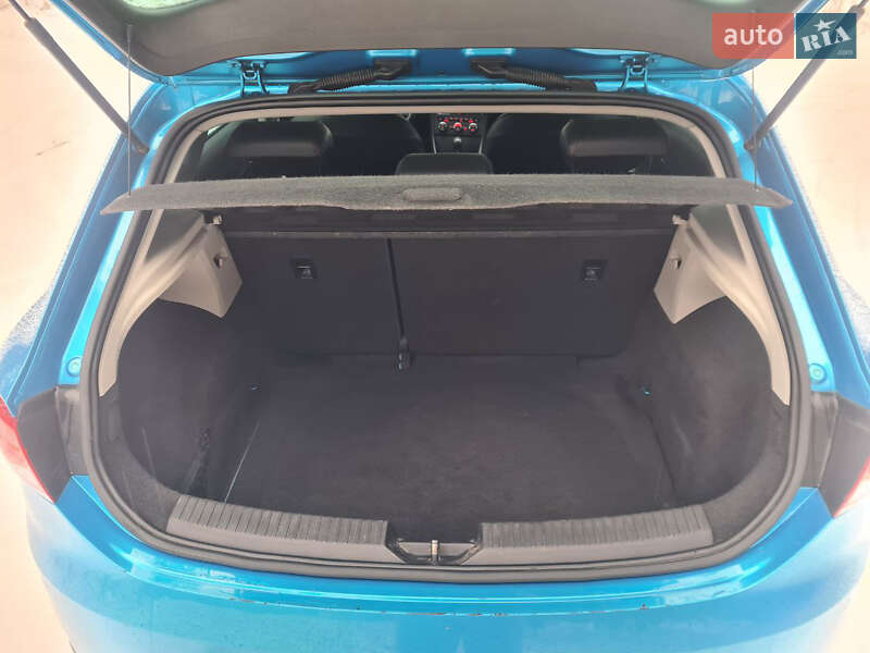 Хэтчбек SEAT Leon 2015 в Киеве