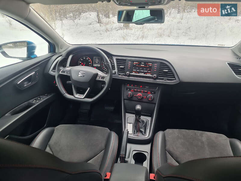Хэтчбек SEAT Leon 2015 в Киеве