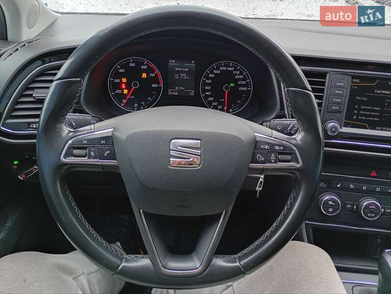 Хэтчбек SEAT Leon 2015 в Киеве