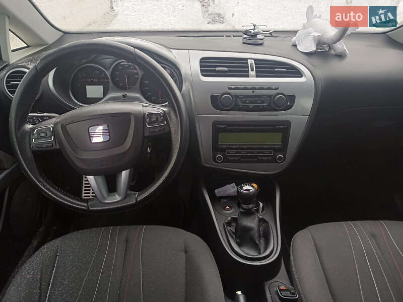 Хэтчбек SEAT Leon 2011 в Хмельницком