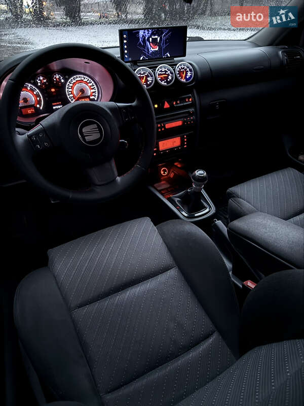 Хэтчбек SEAT Leon 2004 в Каменском фото 35 Хэтчбек SEAT Leon 2004 в Каменском